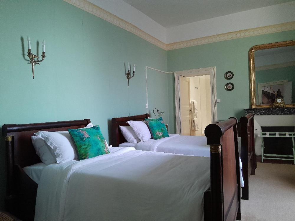 Chambres D'Hotes Montbron Luchapt エクステリア 写真