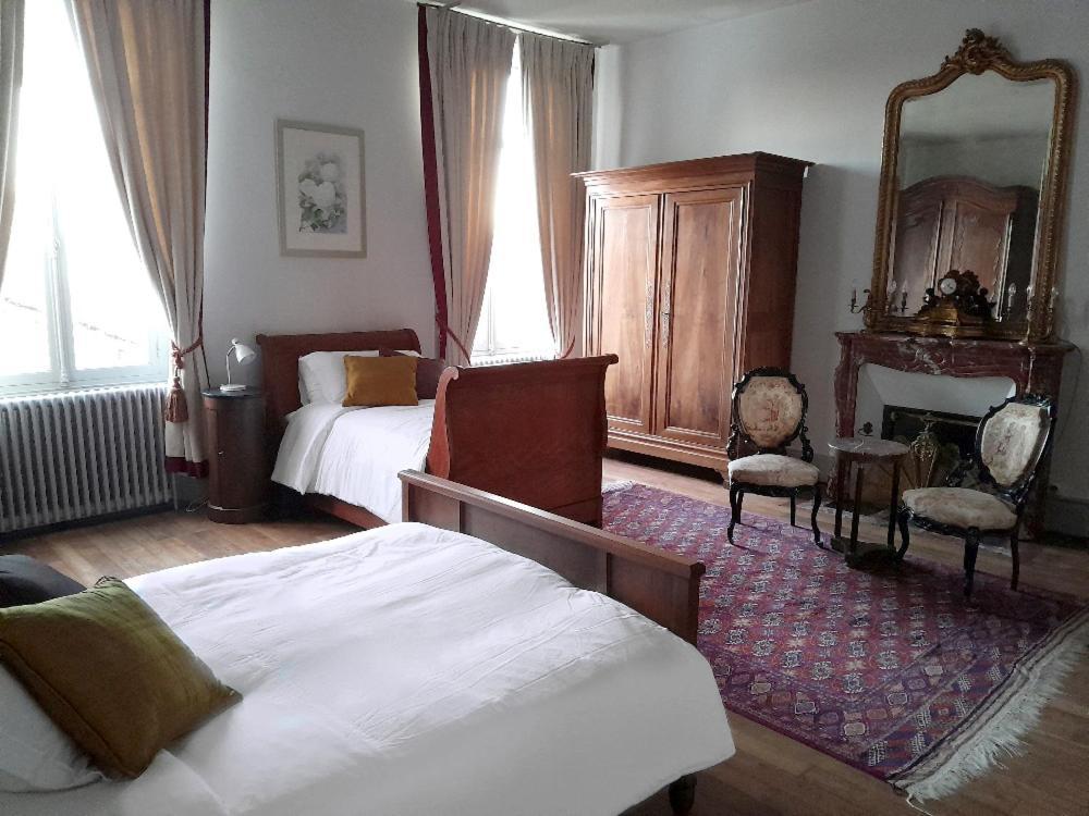 Chambres D'Hotes Montbron Luchapt エクステリア 写真
