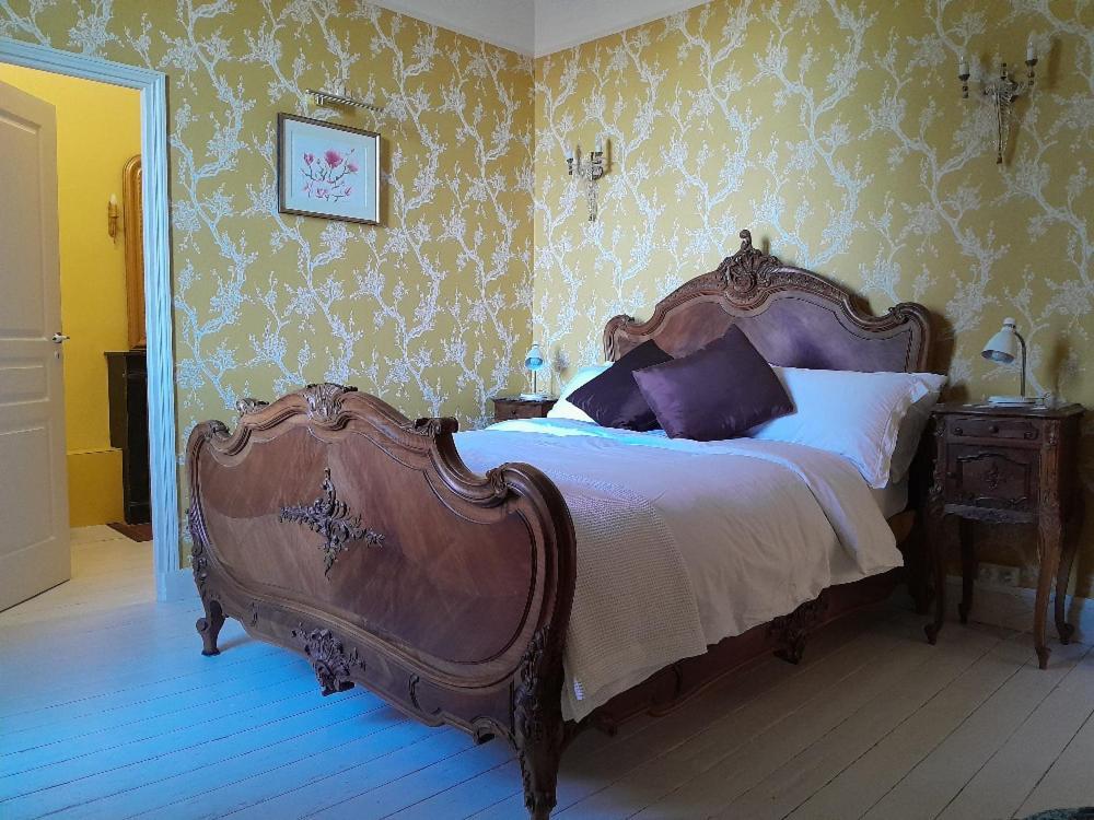Chambres D'Hotes Montbron Luchapt エクステリア 写真